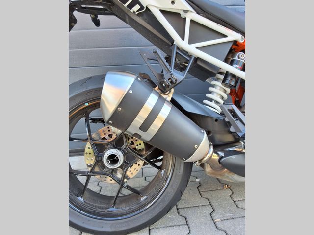 ktm - 1290-super-duke-r