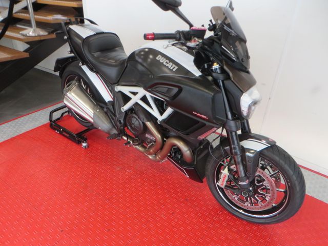 ducati - diavel-carbon