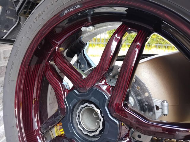 mv-agusta - brutale-1000-oro