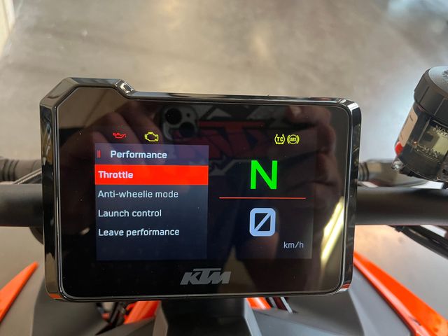 ktm - 1290-super-duke-r