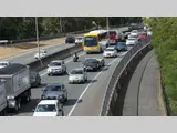 Het verschil tussen het rijden van een motor en het rijden in een auto