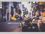 De regels van motoren op de weg: veilig en juridisch rijden